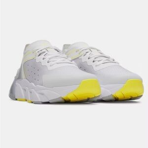 NWOT Under Armour Halo Trainer in size US10.5